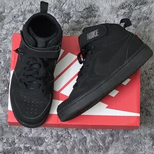 Nike Court Borough Mid 2. 5.5 Youth